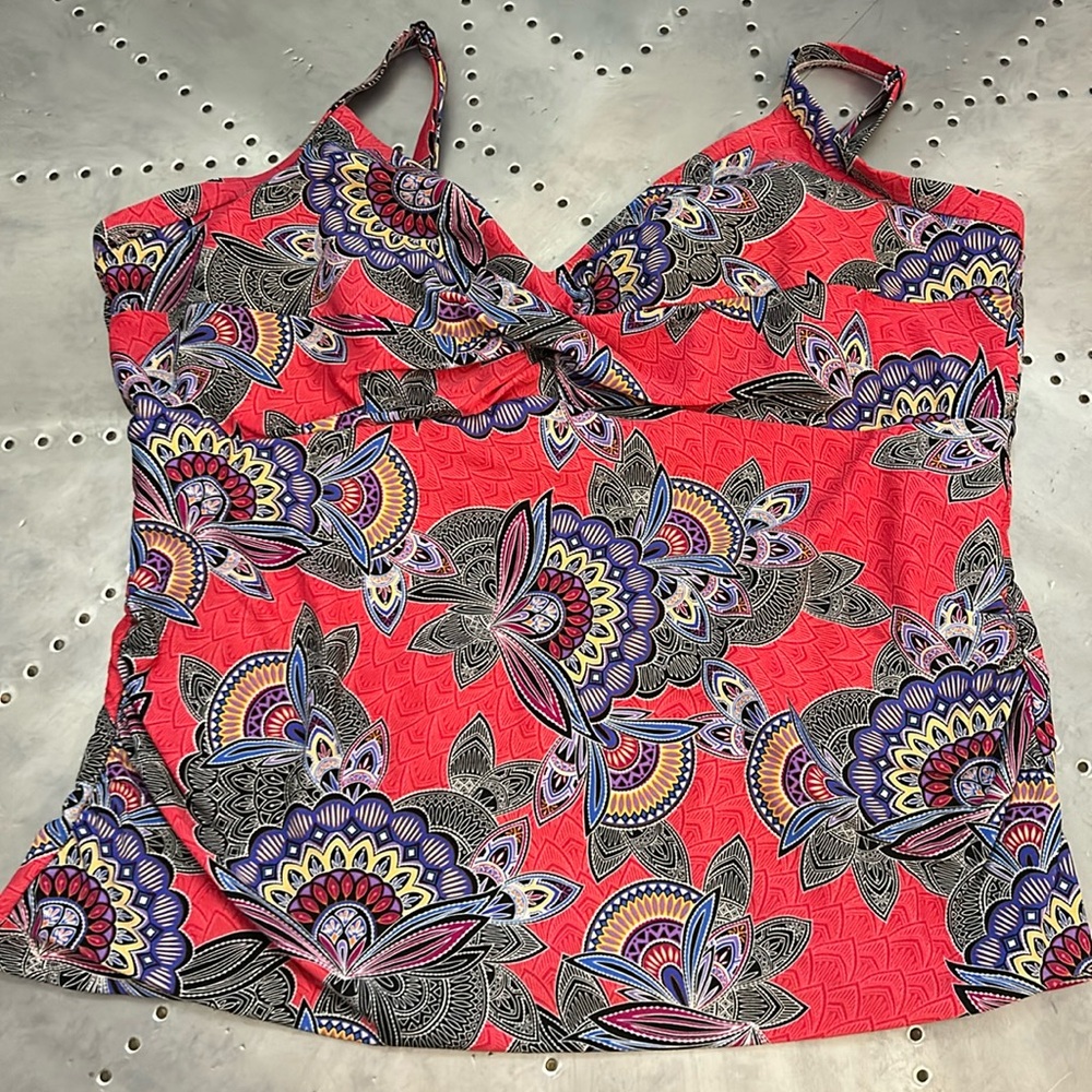 Croft & Barrow Women’s plus tankini in size 26W